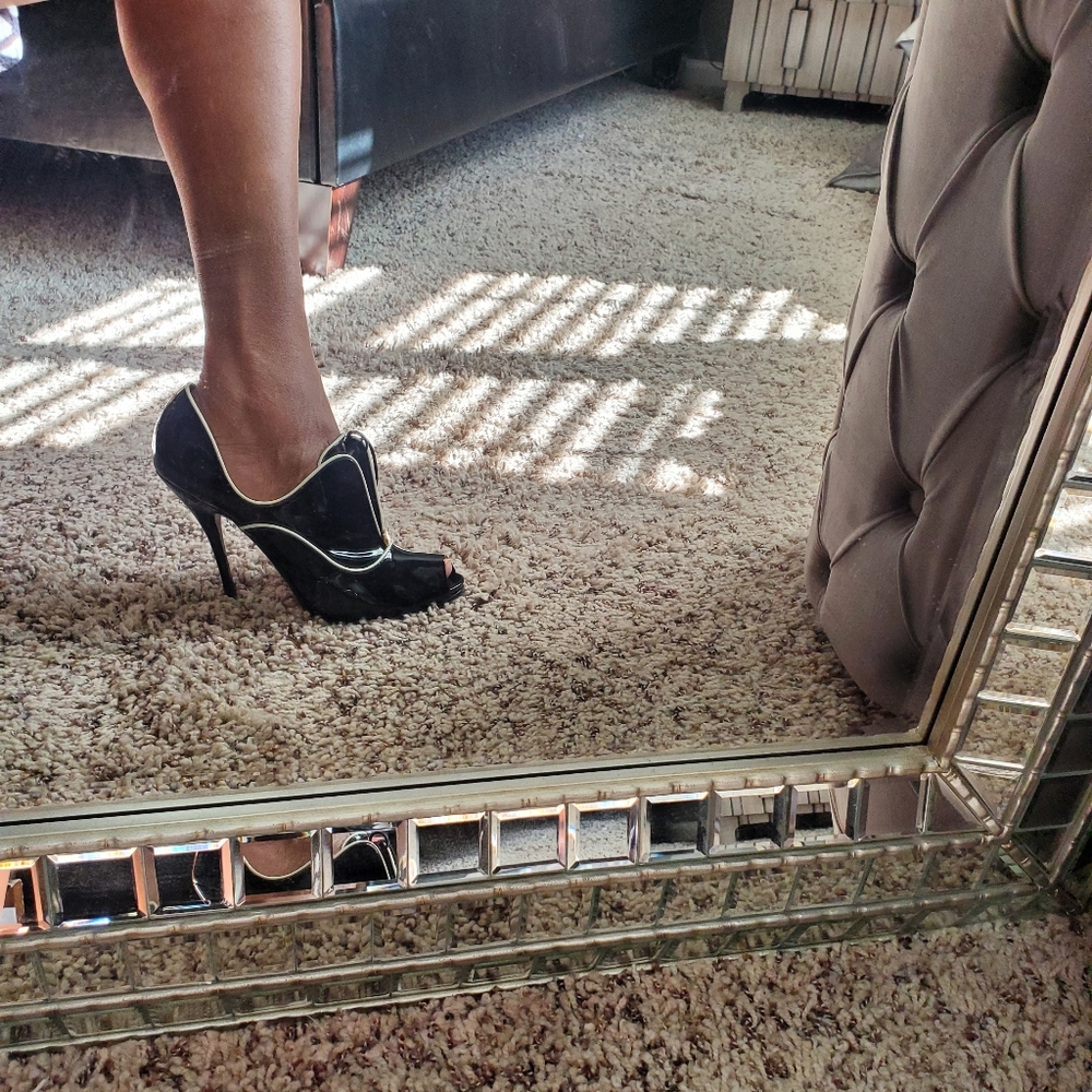 Gucci Booties - image 5